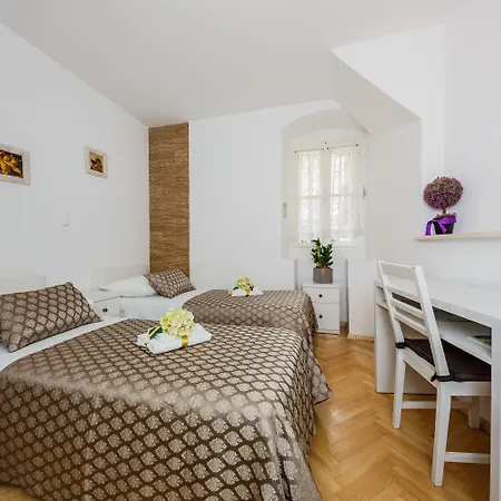 Villa Spaladium Guest house
