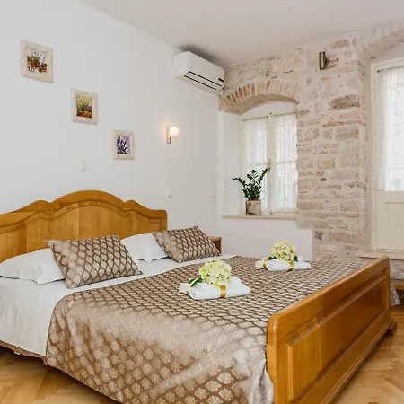Villa Spaladium Guest house