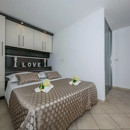 Spaladium Vendégház 4*