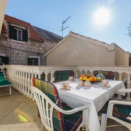 Spaladium בית הארחה 4*
