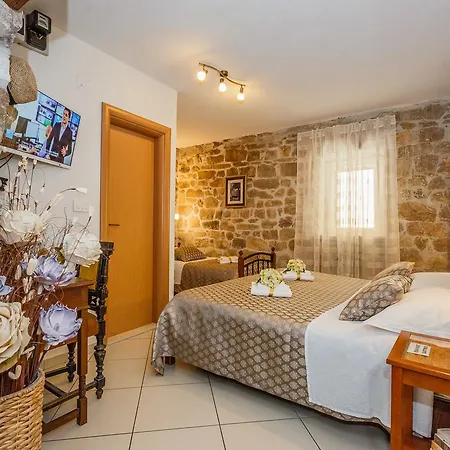 Spaladium Vendégház 4*